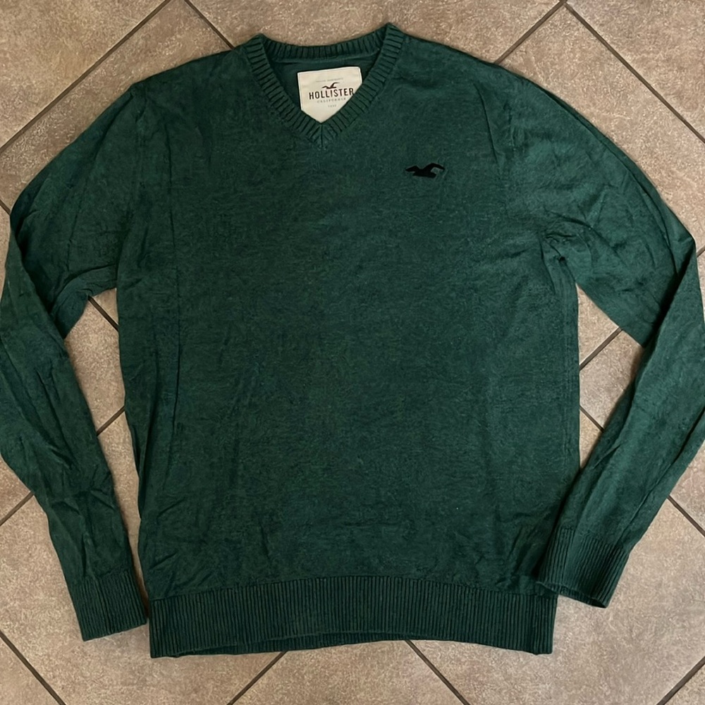 Hollister V-Neck Sweater Size Large